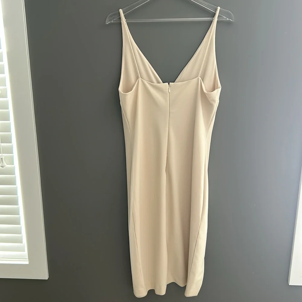 Dynamite Cream V‑Neck Bodycon Dress with Front Slit - Picture 4 of 5